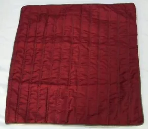 Hallmart Collectibles One (1) Copricuscino Finta Trapuntata 26x26" Borgogna/Tortora - Foto 1 di 6