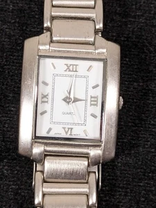 Avon Womens Silver Tone Rectangle Bracelet Watch Classic Style 6.5 inches - Picture 1 of 8