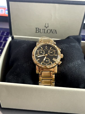 Reloj pulsera Bulova para dama 98R97 esfera madreperla tono dorado acero manchado Foto 1 de 2