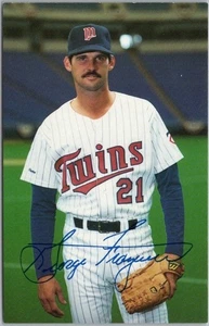 Vintage 1987 MINNESOTA TWINS Baseball Postcard "GEORGE FRAZIER - Pitcher" Unused - Picture 1 of 2