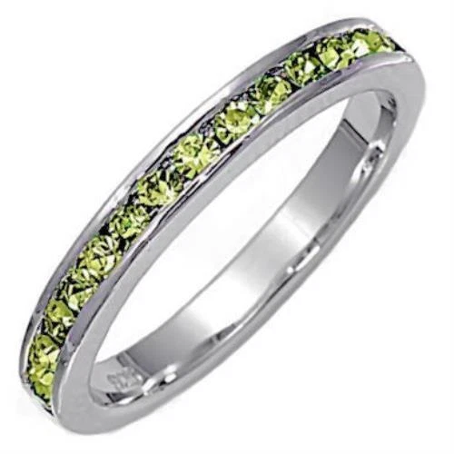 Peyton: Anillo Apilable Peridoto Hielo Circonita cúbica Piedra de Nacimiento Plata Banda de Eternidad Foto 1 de 1