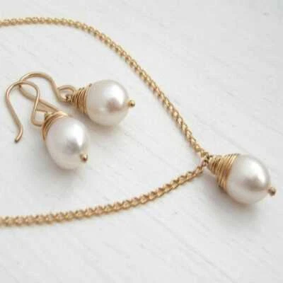 Juego de Pendientes Colgantes Barrocos 11-12MM Perla Blanca 18K DÍA DE LOS INOCENTES Clásicos Foto 1 de 2