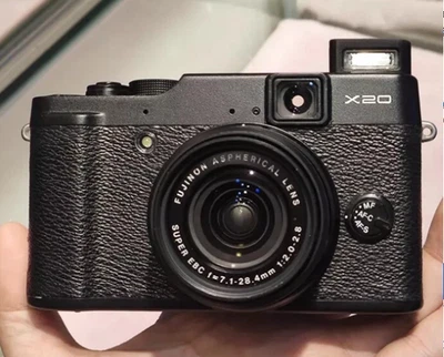 Fuji  FUJIFILM X Series X20 12.0MP 4x Optical Zoom Digital Camera F2.0-2.8 Lens - Image 1 of 4