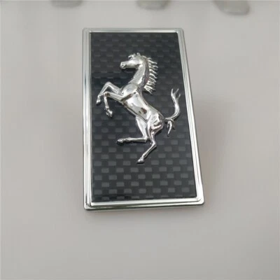 Insignia de parachoques delantero de fibra de carbono Ferrari California, 488, 458, F12, F8 Foto 1 de 2