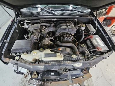 Conjunto de filtro de aire usado se adapta a: Ford Explorer 2008 4,0 grado A Foto 1 de 4