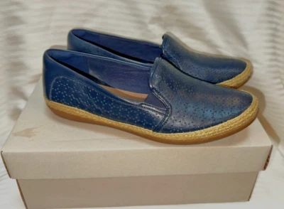 ¡NUEVO EN CAJA! CLARKS AZUL MARINO CUERO PERFORADO DANELLY MOLLY SLIP ON TALLA 6.5 Foto 1 de 4