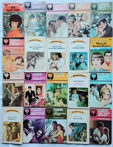 MILLS AND BOON - VINTAGE 1970s - BULK LOT OF 20 BOOKS (Blair, Carter) - Picture 1 of 2