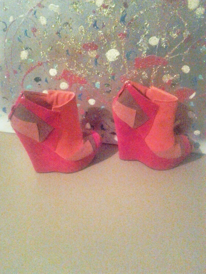 Женские сапоги на танкетке - красные бархатные замшевые муилтиколор-верблюд, коричневые на танкетке - 7,5 - Изображение 1 из 1