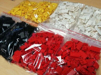 LEGO Konvolut 100 Stück Dachsteine / Inverse Steine viele Farben / Schrägsteine - Bild 1 von 3