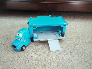 Disney Pixar Cars - THE KING DINOCO GRAY HAULER #43 2009 - 1:55 Diecast - Picture 1 of 8