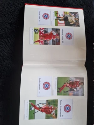 FC Bayern München  Autogrammkarten 88x STÜCK Neuwertig Im ORDNER  - Bild 1 von 4