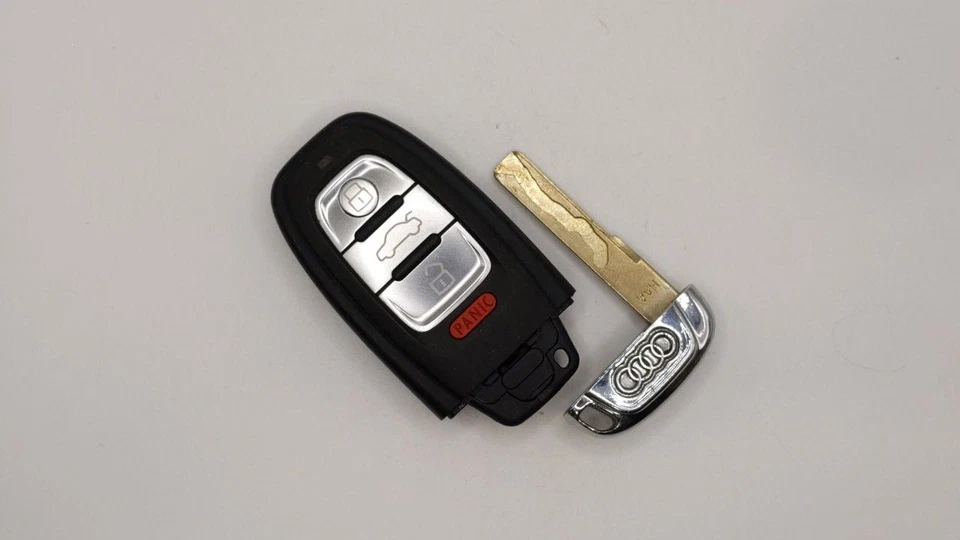 奥迪 S8 无钥匙进入遥控器 Fob IYZFBSB802 8K0.959.754 AB 4 按钮 XT7WN — 第 1/4 张图片