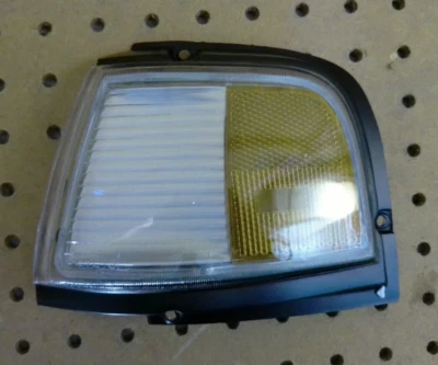 Dorman 侧标记灯 #1650006 适合 88-96 Oldsmobile Cutlass Ciera — 第 1/2 张图片