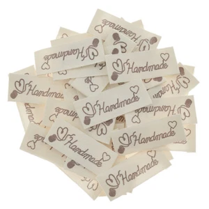 50X Etiquetas de corazón hechas a mano Amor Ropa Lavable Costura Artesanía Embellecimiento - Imagen 1 de 8