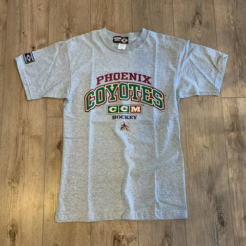 Vintage Phoenix Coyotes CCM shirt retro logo size Medium Cover