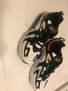 7Y | 8.5 WOMENS NIKE MAX 200 WHITE MULTICOLOR AT5627-100 RUNNING CASUAL SNEAKERS - Picture 1 of 4