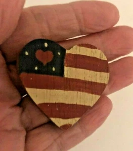Vtg Wooden PRIMITIVE 1776 FLAG Patriotic PIN BROOCH Red White Blue OOAK Artist - Picture 1 of 6