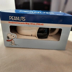 Taza de cerámica esculpida Snoopy blanca y negra nueva en caja 24 OZ - Imagen 1 de 8