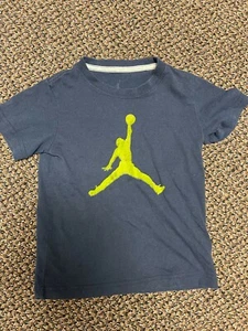 Boys Toddlers Navy Blue Short Sleeve Jordan Dri-Fit T-Shirt Size 4T Very Nice!! - Picture 1 of 3