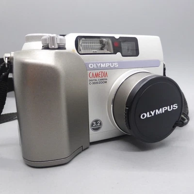 Olympus Digital Camera Camedia C-3020 Zoom 3.2MP Silver Tested - Image 1 of 4
