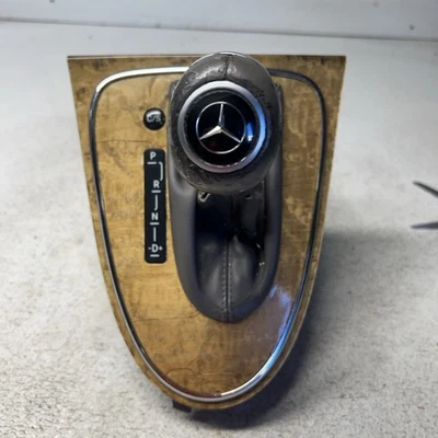 03-09 Selector de cambio de caja de cambios de piso Mercedes E350 Tiptronic A2112674624 Foto 1 de 4