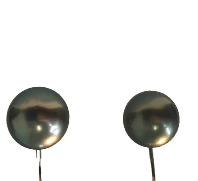 Brincos de ouro branco 14K com clipe de pérola preta - Imagem 1 de 4