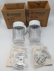 2 New Thomas Lighting SL-715-8 White Outdoor Wall Sconce Light Fixture Glass USA - Picture 1 of 7