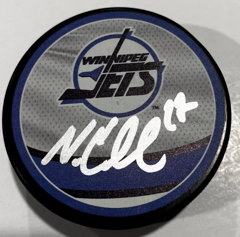 PUCK DE HOCKEY WINNIPEG JETS FIRMADO POR NIKOLAJ EHLERS CON ESTUCHE CERTIFICADO DE AUTENTICIDAD Foto 1 de 1