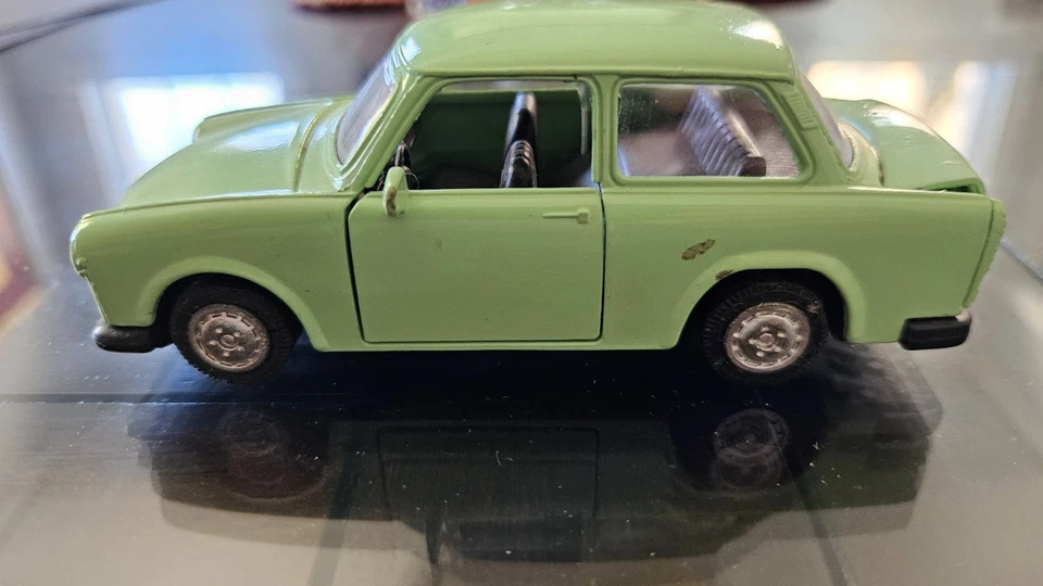 Trabant 601S, color verde lima, raro Foto 1 de 4