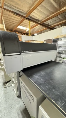 Espectrómetro de masas cromatógrafo líquido Shimadzu 8040 2014 Foto 1 de 2