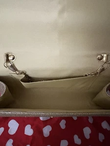 •New• Gold W/ Glitter Purse/Snap Closure W/Gold Chain (Party, Prom, Date Night) - Picture 1 of 3
