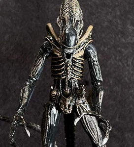 ALIEN BROWN WARRIOR XENOMORPH • NECA ALIENS - Picture 1 of 3