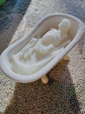 Spooky Skeleton In Bathtub Scented Candle, Skull Candle Halloween Candle,Gothic - image 1 of 4