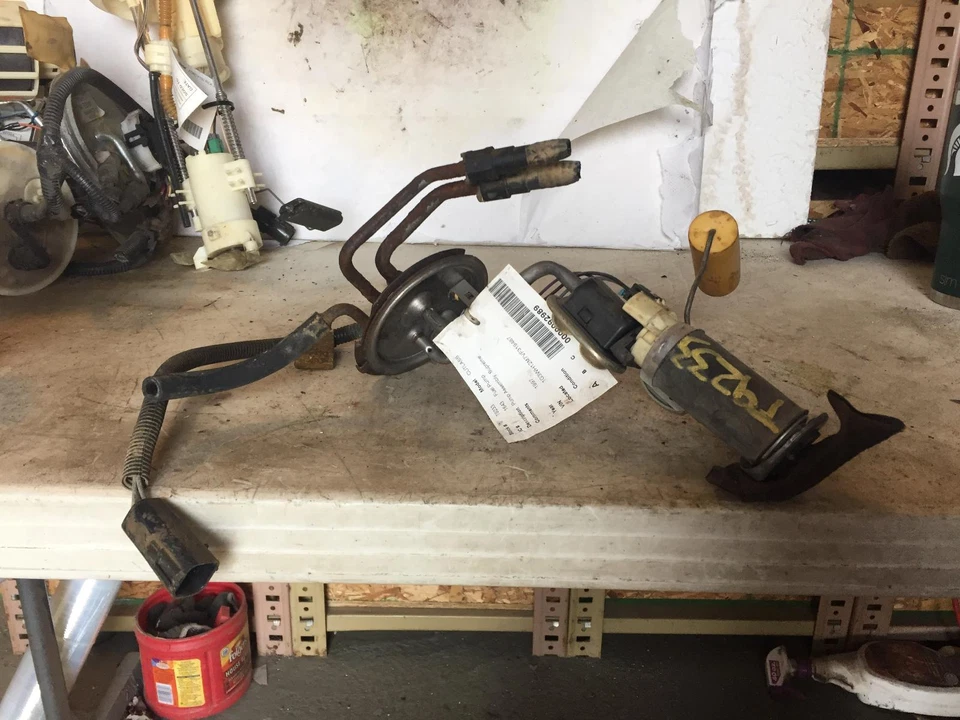 Used Fuel Pump fits: 1997 Oldsmobile Cutlass Pump Assembly 6-207 3.4 Grade A Foto 1 de 4