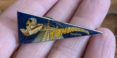 Prendedor De Colección Disney Tomorrowland WDW Walt Disney World Banderín Raro Difícil de Encontrar Escaso Foto 1 de 2