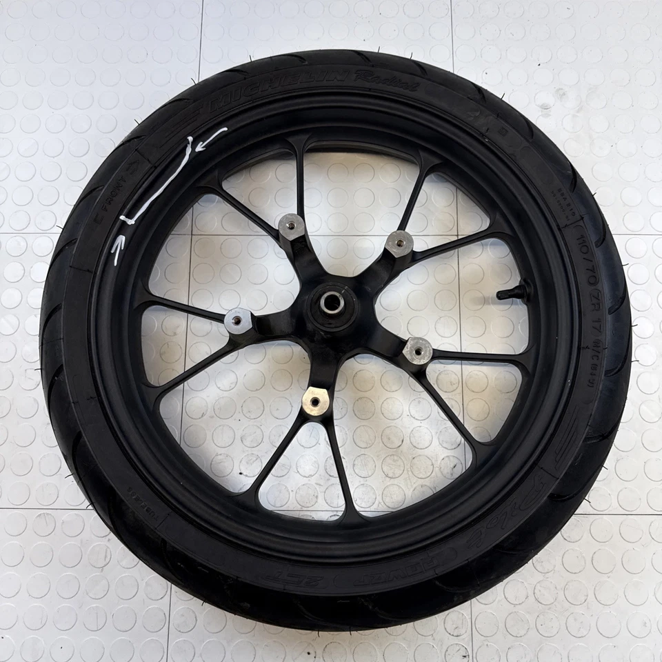 Llanta delantera Honda OEM CB300 R 2022-2024 CB300R COMO NUEVA (DOBLADA) Foto 1 de 4