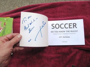 SIGNED J. P. Verhees SOCCER: DO YOU KNOW THE RULES Children's League Sport Book - Imagen 1 de 5