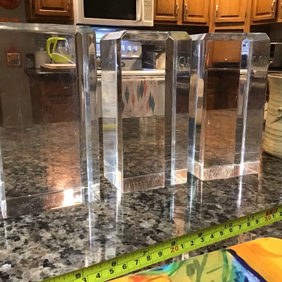 "LOTE de colección de 3 cubos de acrílico transparente Lucite base de exhibición ladrillo 7""x 4""x3""" Foto 1 de 4