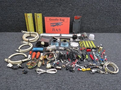 Bolsa de regalos Rockwell 112TC con soportes, cables, conectores de micrófono, etc. Foto 1 de 4