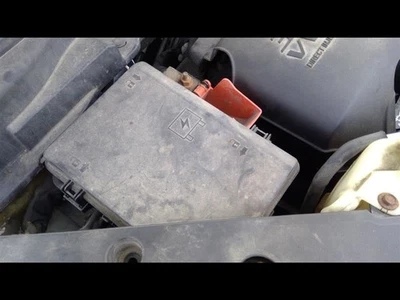 Paquete de remolque motor caja de fusibles sin HID se adapta a 10 ACADIA 557478 Foto 1 de 4