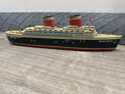 Barco de hojalata vintage Oceanliner Yonezawa a batería color vivo Foto 1 de 4