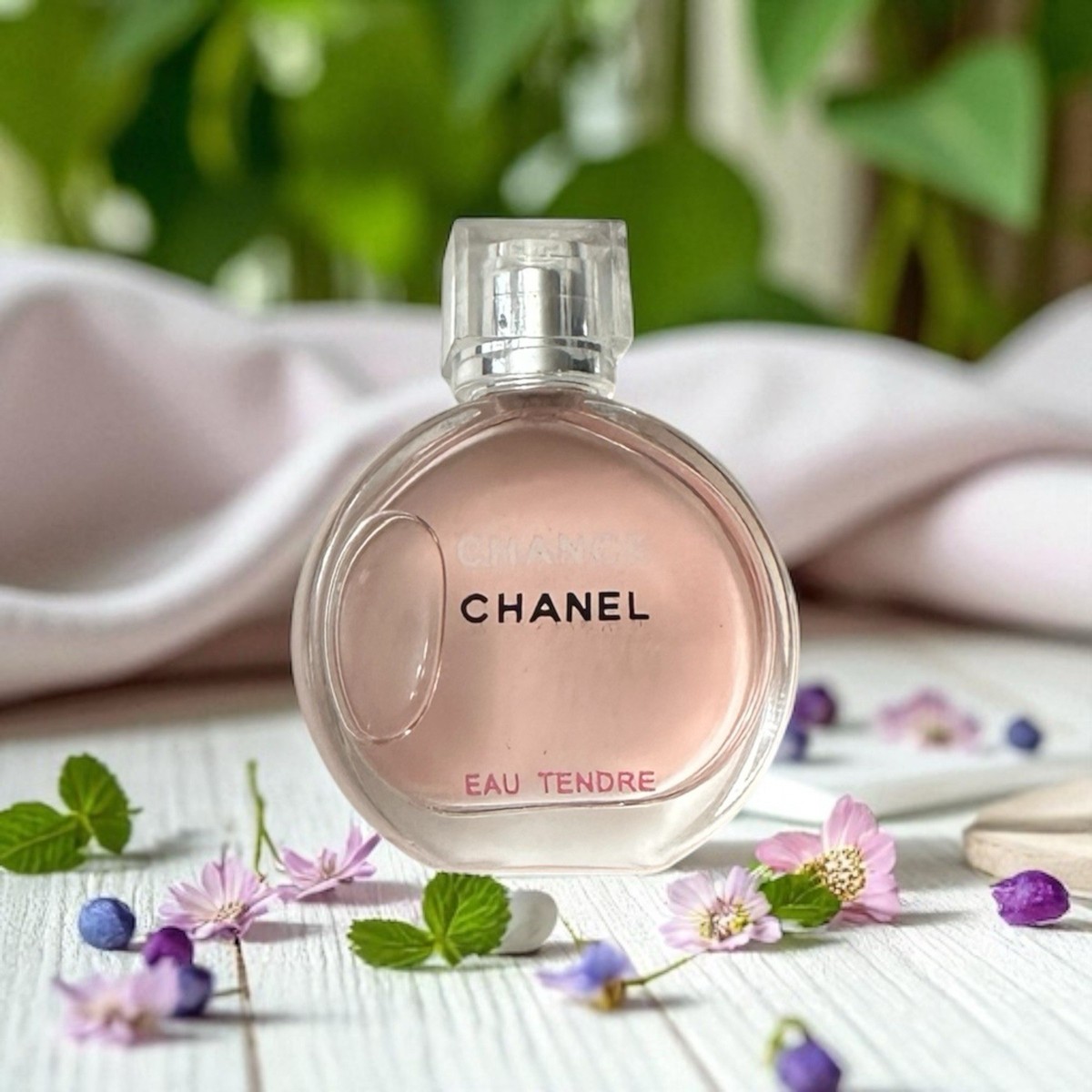 CHANEL Chance Eau Tendre Eau de Toilette for Women for sale