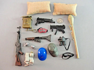 GI JOE 21ST CENTURY RIFLE WEAPON GOGGLES BACK-PACK GUN GRENADE MAP COMBAT LOT 18 - Image 1 of 4