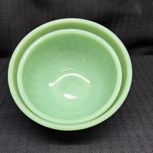 2 Vintage Fire King Oven Ware Jadeite 7" & 6" Green Swirl Mixing Bowls Nesting - Picture 1 of 12