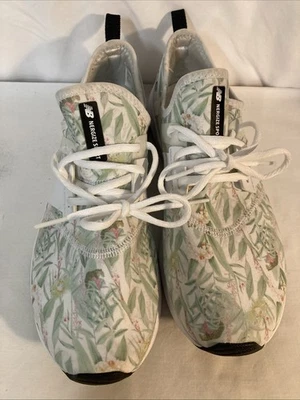 NEW BALANCE Rev Lite Nergize Atlético Floral Sin Cordones Tenis Mujer US9 Foto 1 de 4