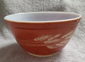 Vintage PYREX No. 402 Autumn Harvest Wheat Mixing Nesting Bowl 1.5 Quart USA - Picture 1 of 7