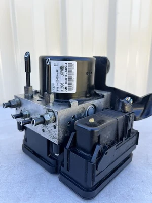 Mazda 3 BL ABS Pump Module 04/09-10/13 8V612C405AF - image 1 of 4