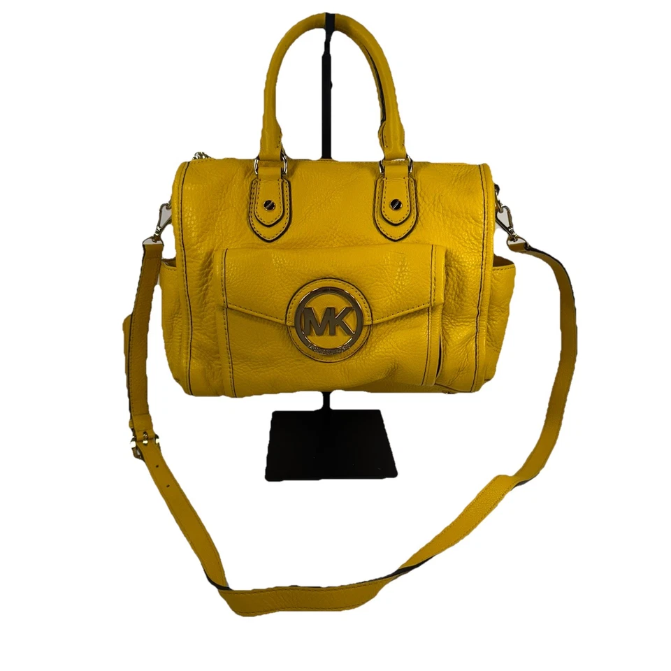 Cartera Michael Kors Margo de cuero amarillo con correa larga desmontable Foto 1 de 4
