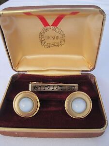 Hickok Gold-Tone Cufflinks with White Glass Centers and Bonus Musical Tie Bar