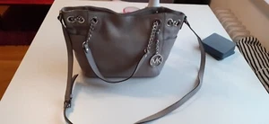 WIE NEU! wunderschöne weiche Original Michael Kors Leder-Tasche grau - Bild 1 von 13